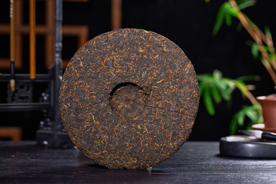 2006 Menghai Gong Ting Ripe Pu-erh Tea Cake