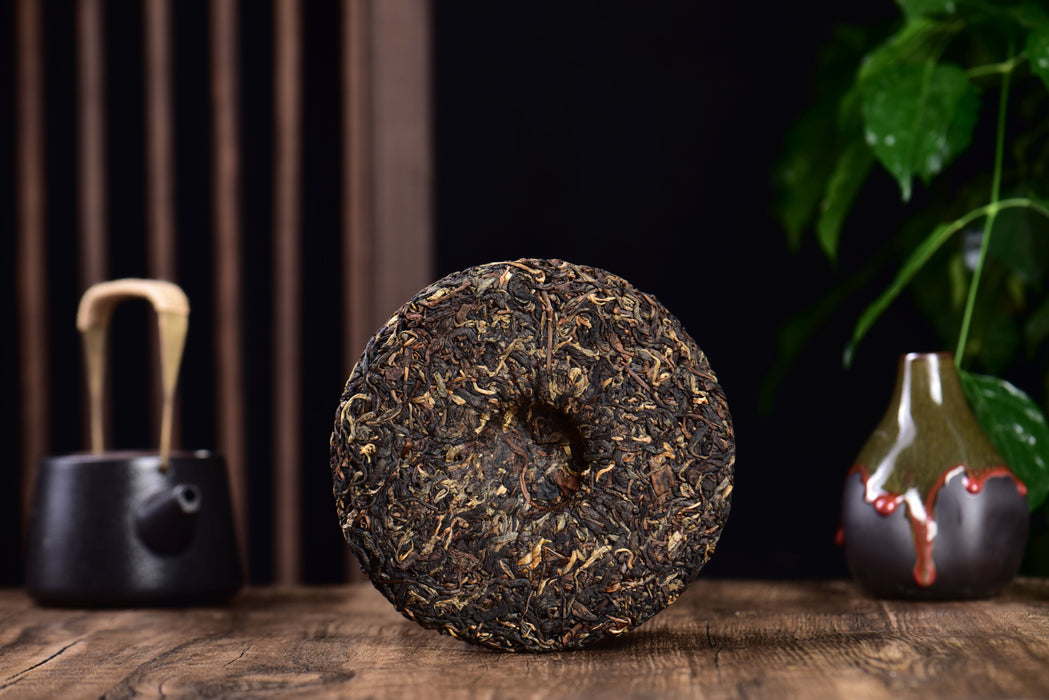 2024 Yunnan Sourcing "Ku Zhu Shan Hong" Black Tea Cake