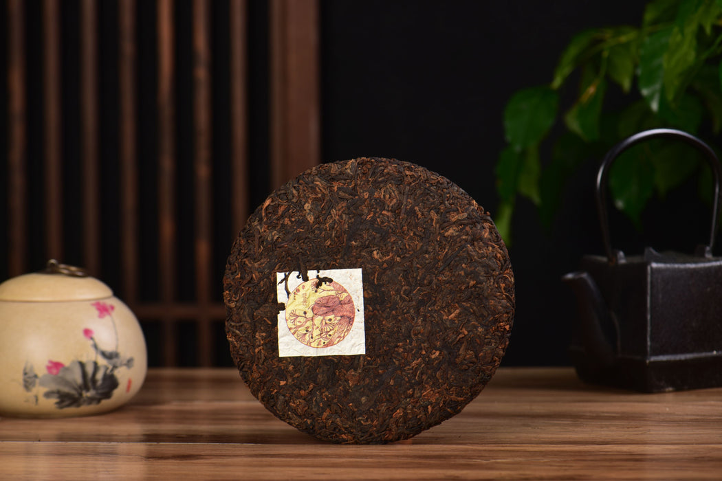 2025 Yunnan Sourcing "Peerless Gold Label" Ripe Pu-erh Tea Cake | Yunnan Sourcing Tea Shop