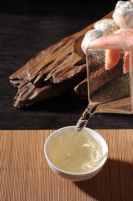 Fuding Shou Mei White Tea in King Orange | Yunnan Sourcing Tea Shop