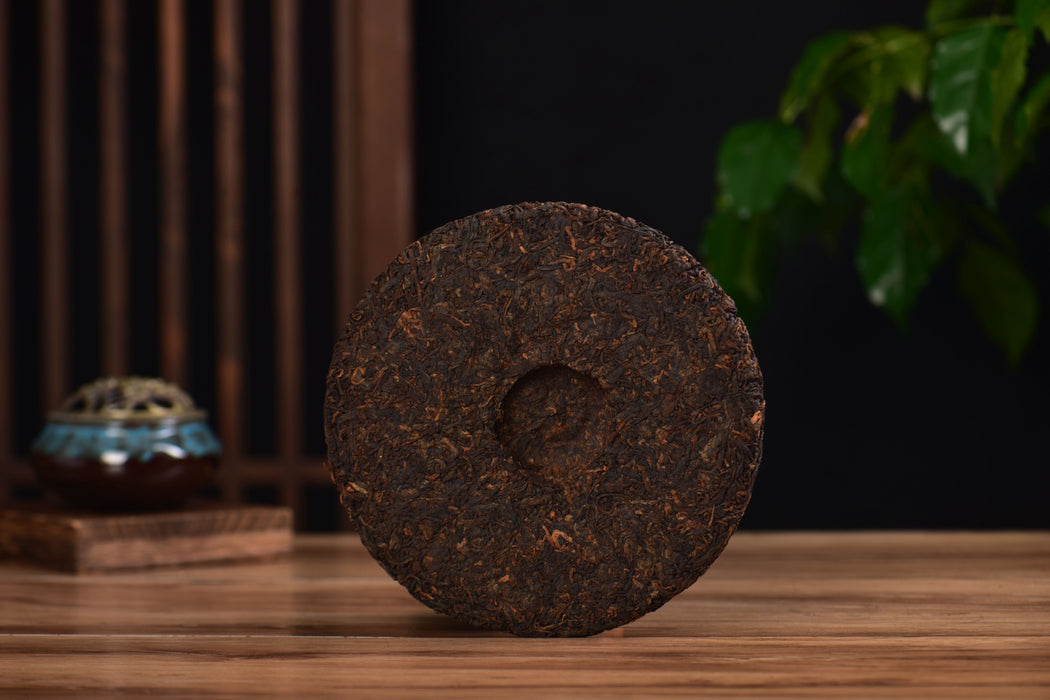 2025 Yunnan Sourcing "Lotus River Dream" Ripe Pu-erh Tea Cake | Yunnan Sourcing Tea Shop