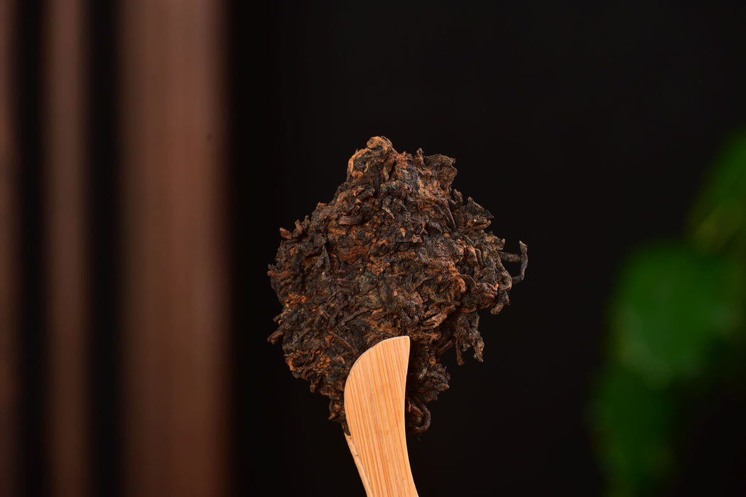 2025 Yunnan Sourcing "Lotus River Dream" Ripe Pu-erh Tea Cake | Yunnan Sourcing Tea Shop