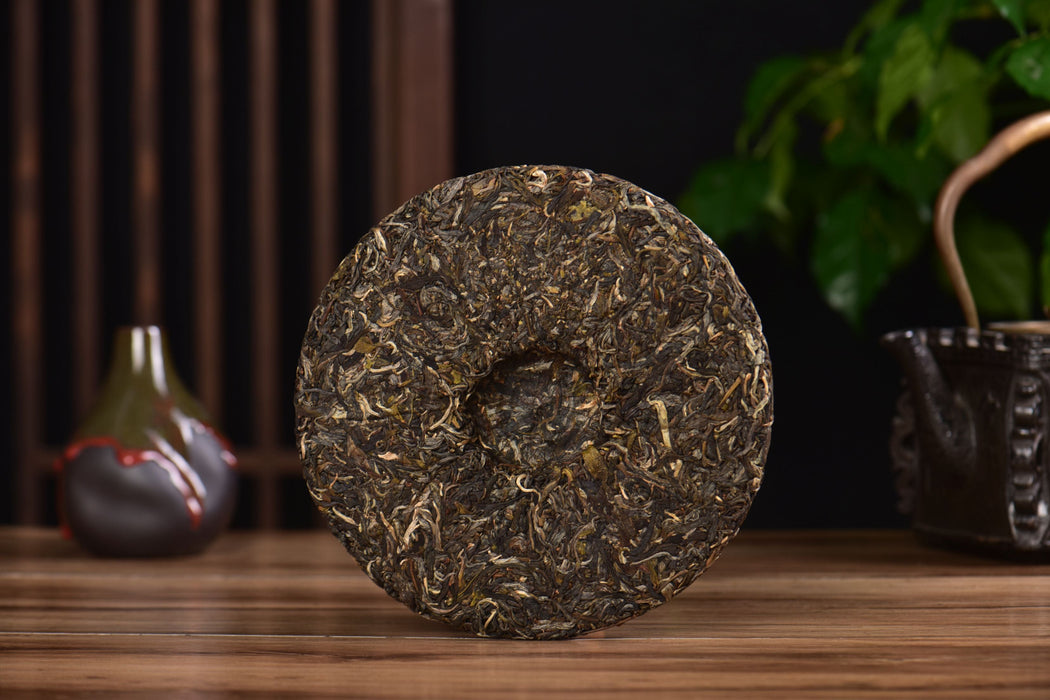 2025 Yunnan Sourcing "Cha Qi" Raw Pu-erh Tea Cake | Yunnan Sourcing Tea Shop