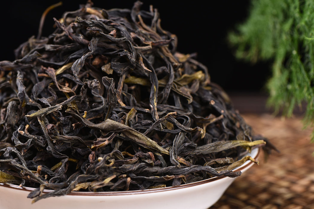 Dong Fang Hong Middle Mountain Dan Cong Oolong Tea | Yunnan Sourcing Tea Shop