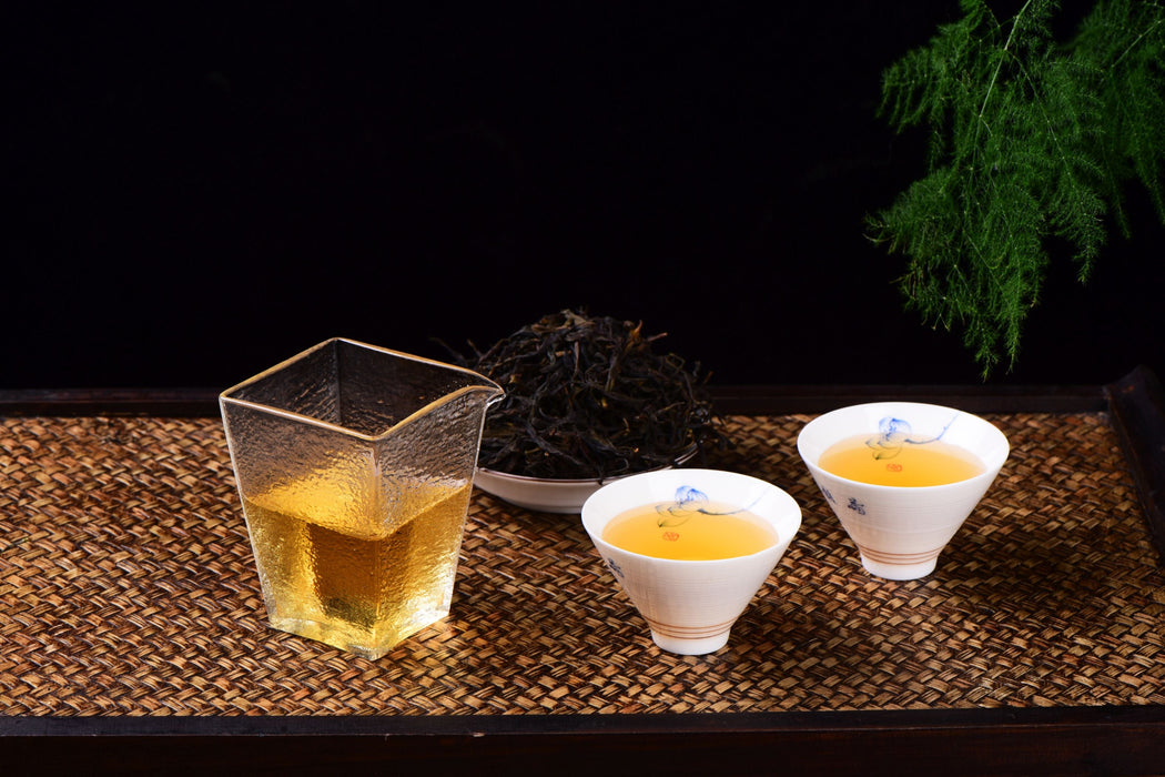 Dong Fang Hong Middle Mountain Dan Cong Oolong Tea | Yunnan Sourcing Tea Shop