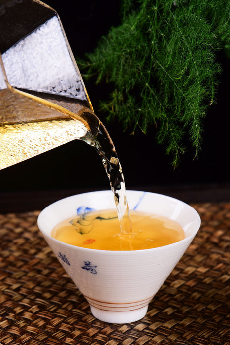 Dong Fang Hong Middle Mountain Dan Cong Oolong Tea | Yunnan Sourcing Tea Shop