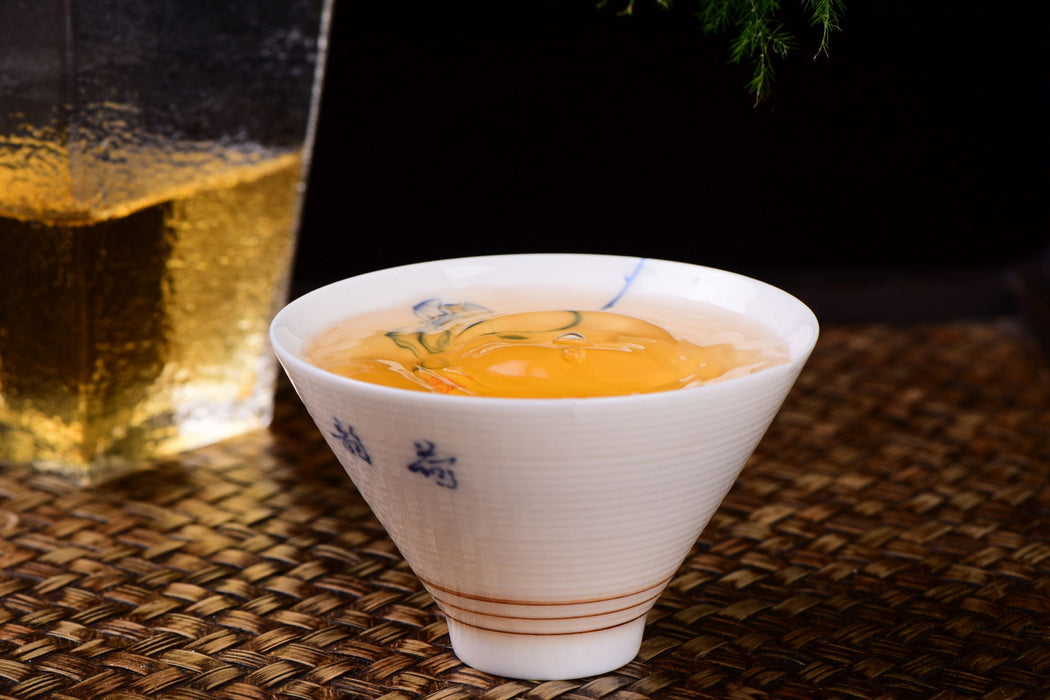 Dong Fang Hong Middle Mountain Dan Cong Oolong Tea | Yunnan Sourcing Tea Shop