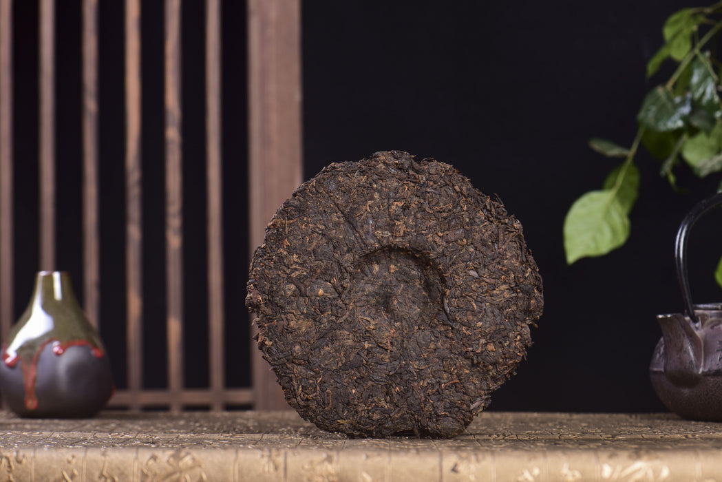 2024 Yunnan Sourcing "Gold Label" Ripe Pu-erh Tea Cake