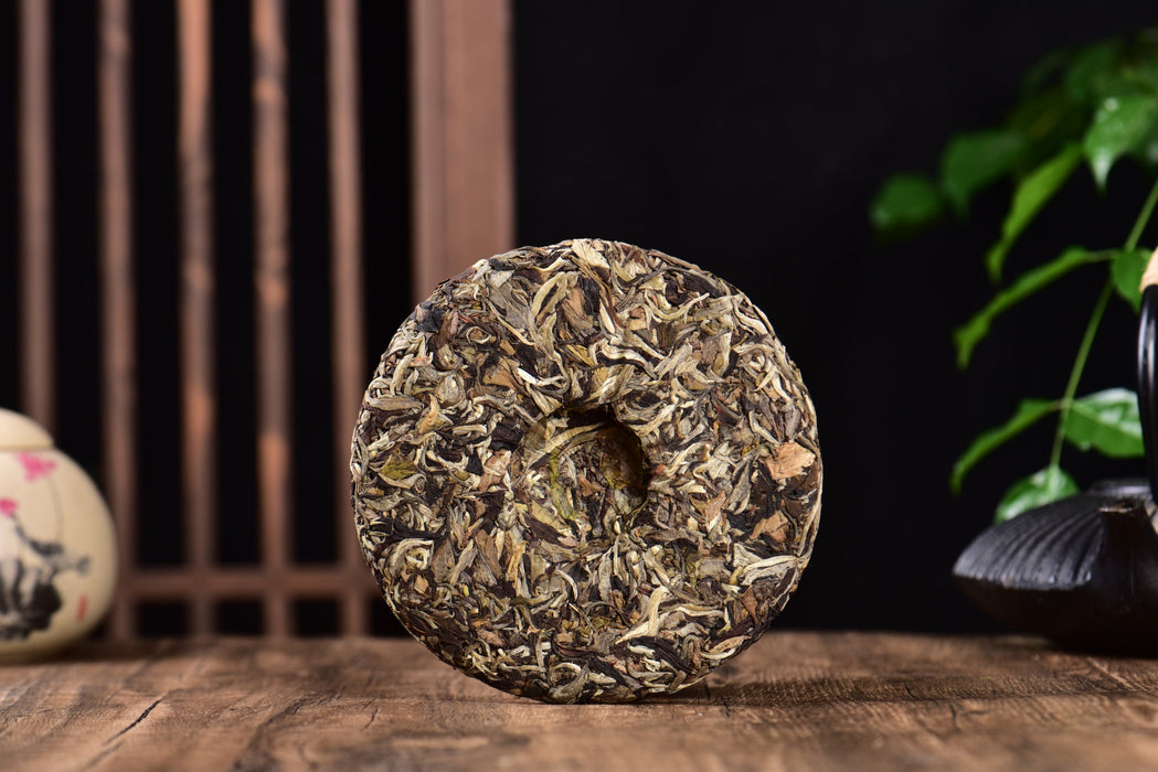 2024 Yunnan Sourcing "Mengku Gu Shu Bai Cha" White Tea Cake