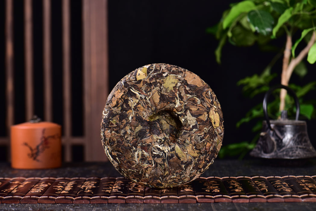 2024 Yunnan Sourcing "Suan Zao Shu" Old Arbor White Tea Cake