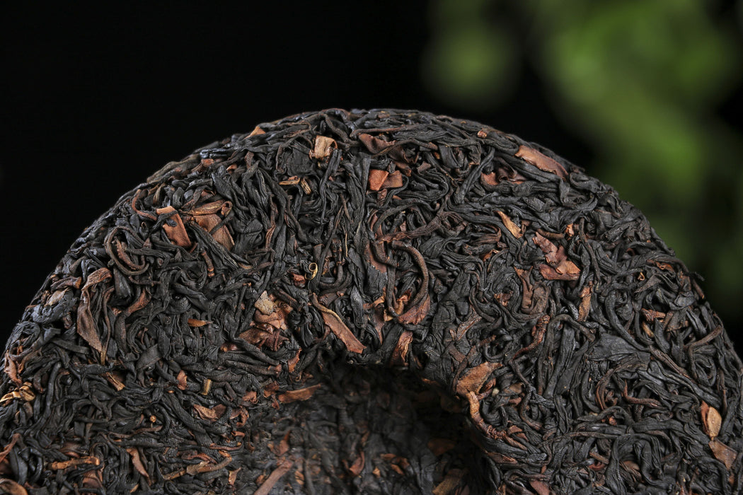 2026 Yunnan Sourcing "Wild Purple Black" of Yong De Tea Cake | Yunnan Sourcing Tea Shop