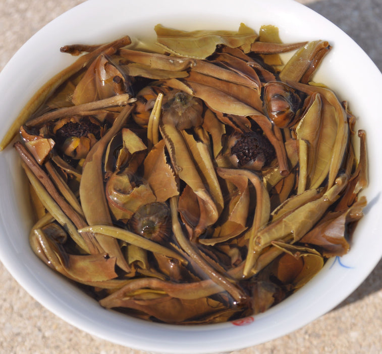 Moonlight White Tea and Snow Chrysanthemum Buds Dragon Ball