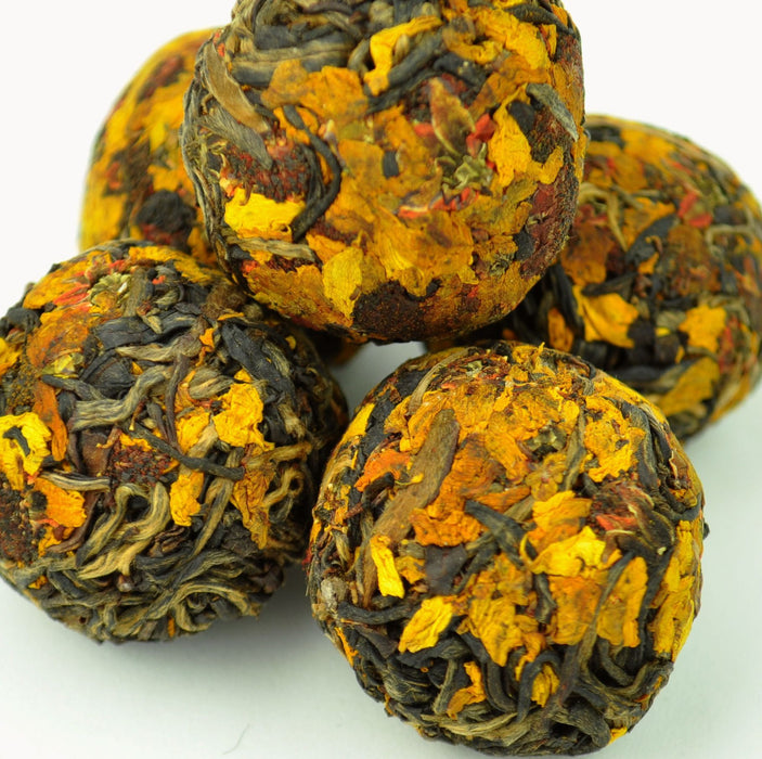 Snow Chrysanthemum Flowers and Big Snow Mountain Black Tea Dragon Ball