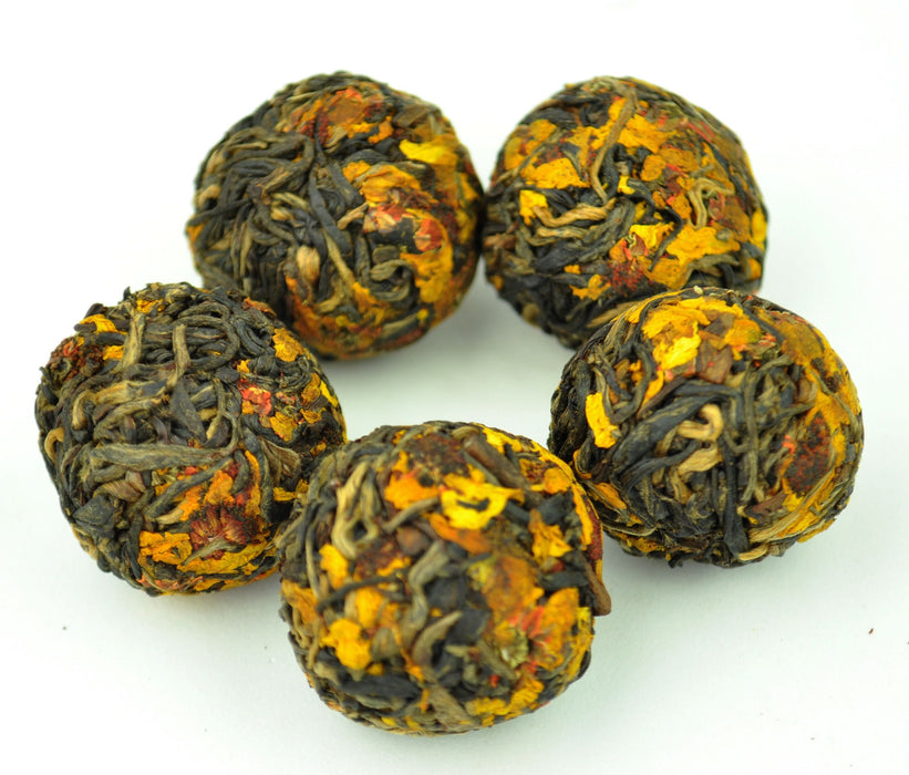 Snow Chrysanthemum Flowers and Big Snow Mountain Black Tea Dragon Ball