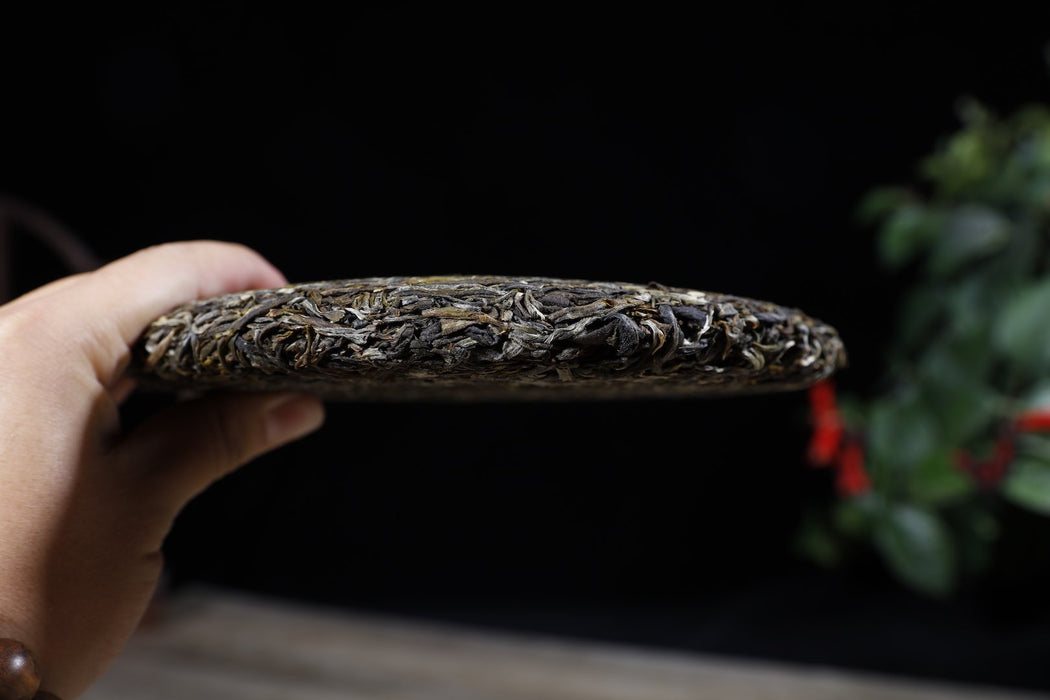2018 Yunnan Sourcing "Bai Ni Shui" Old Arbor Raw Pu-erh Tea Cake