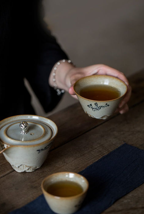 Rose Bush Travel Tea Set With Easy Gaiwan and Cups