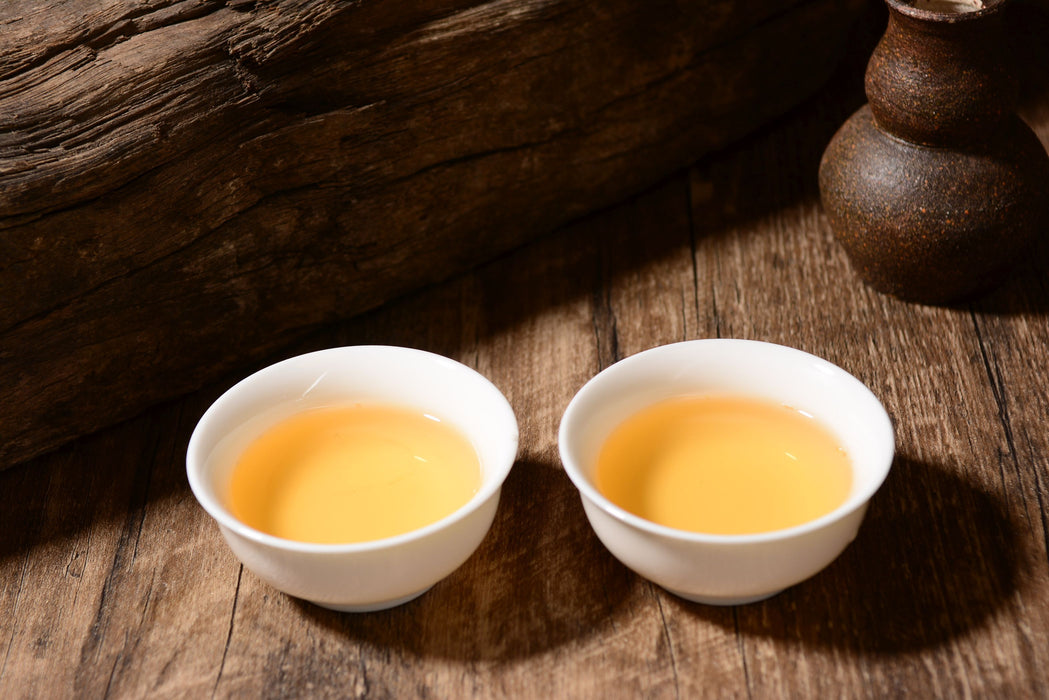 2019 Yunnan Sourcing "Autumn Da Qing Gu Shu" Raw Pu-erh Tea Cake
