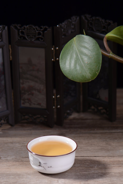 2019 Yunnan Sourcing "Bu Lang Secret Garden" Raw Pu-erh Tea Cake