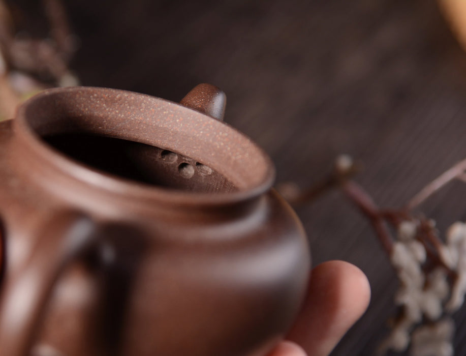 Hei Jin Gang Clay "Fang Gu" Yixing Teapot * 110ml