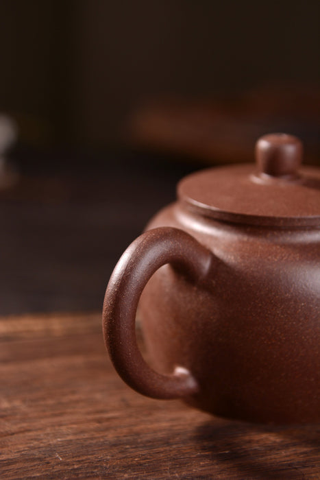 Hei Jin Gang Clay "DeZhong" Yixing Teapot * 140ml