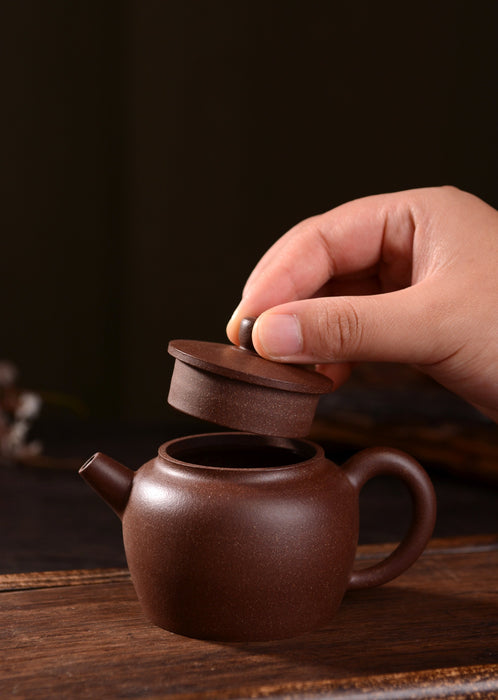 Hei Jin Gang Clay "DeZhong" Yixing Teapot * 140ml