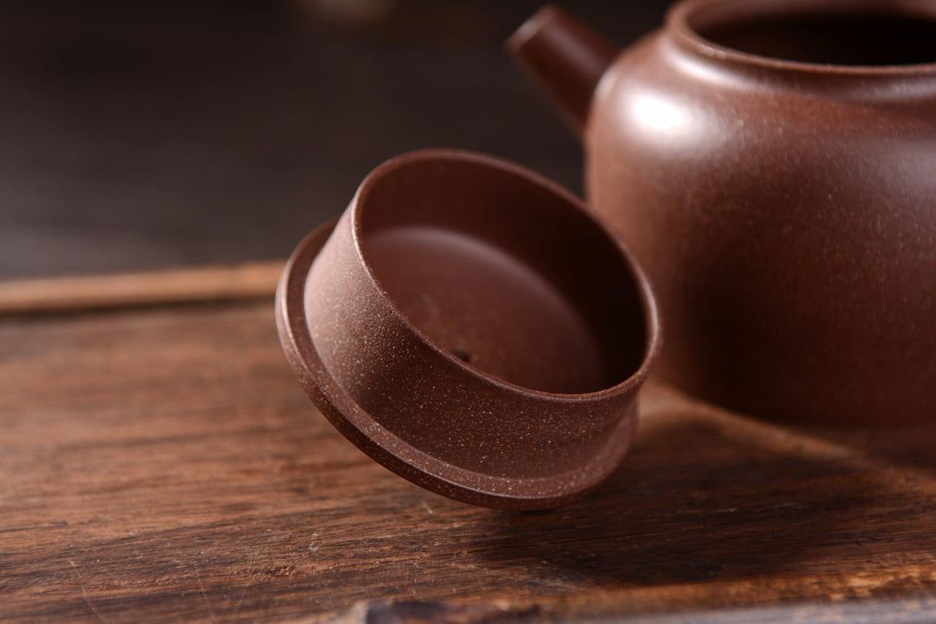 Hei Jin Gang Clay "DeZhong" Yixing Teapot * 140ml