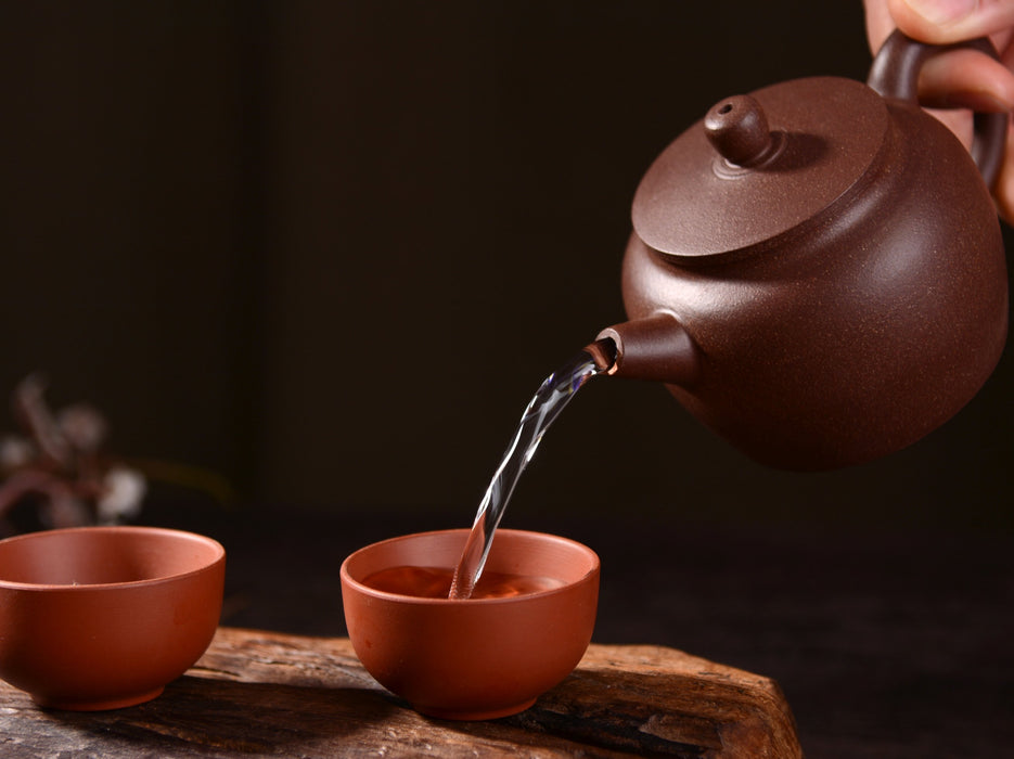 Hei Jin Gang Clay "DeZhong" Yixing Teapot * 140ml