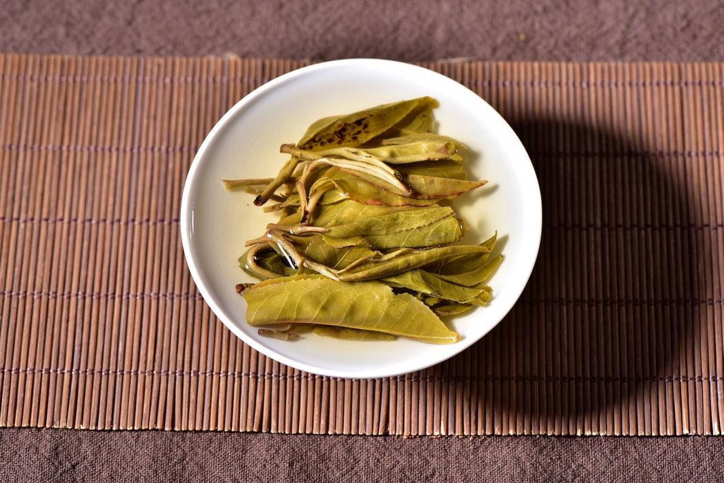2017 Yunnan Sourcing "Da Qing Gu Shu" Raw Pu-erh Tea Cake
