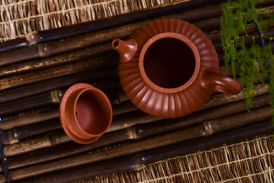 Red Jiang Po Ni Clay "Rong Tian" Teapot by Xu Nianfeng